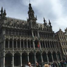 夜はライトアップされて綺麗だそうです