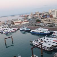 部屋から見える港の風景