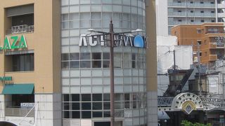 JR高槻駅北口のショッピングモール