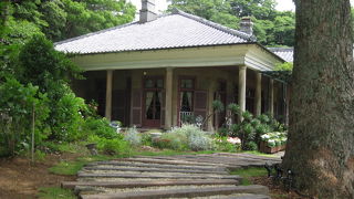 豪華な造りの邸宅