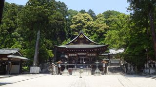 平安時代に創建された歴史ある寺。