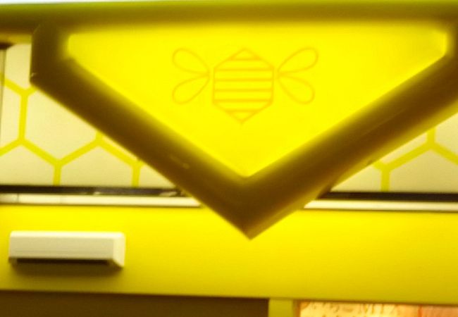 駅のホームで美味しいフレッシュジュースが飲めます。