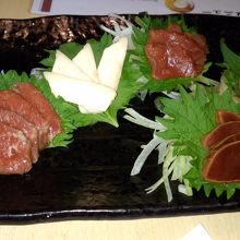 馬刺し盛り合わせ