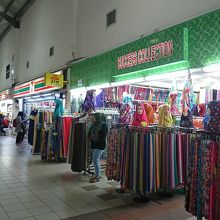 ターミナル内の洋服のお店