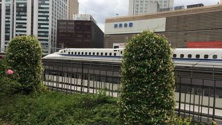 ３階の屋上からは、新幹線もよく見えるので、お子様にもおすすめです！