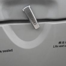 テーブル止めにRECAROとあります。シートはRECARO?