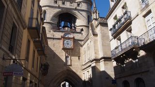 大きな鐘、時計のある南の城門