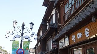 旧日本人租界地区では一番人通りが多かったです