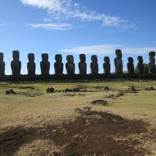 15体が並ぶアフ・トンガリキ