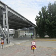 ターミナルの外です