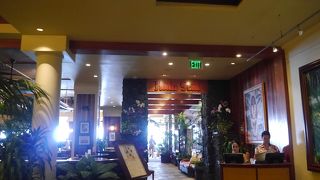 オープンテラスで爽やかな朝食！