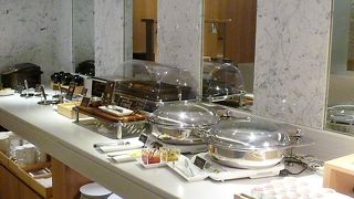 ２階のサクララウンジ