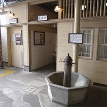 トイレの前にあった。