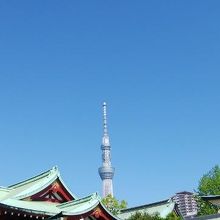 神社とスカイツリー