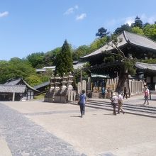 二月堂全体です