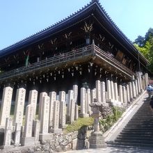 二月堂への階段です