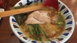 大倉山駅前のとんこつらーめん屋