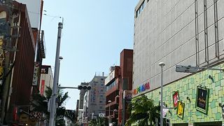 たくさんのお店が集まるところ