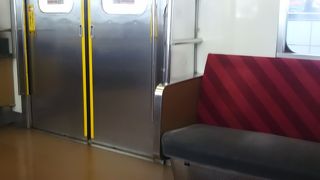 元々は貨物の路線ですが現在は東京と船橋、千葉をつなぐ貴重な鉄道路線です。