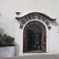 月の修道院入り口