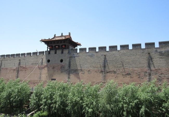 皇城相府から徒歩６，７分。