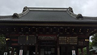 元禄時代に建立された旧本堂です。