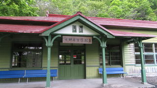 ハイカラかつレトロな旧駅舎