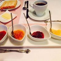 朝食の手作りジャム