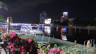 夜クルーズ船に乗船しました