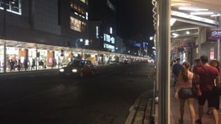 賑やかな大通り