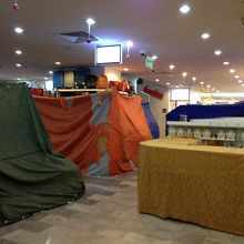 ガイドブックに載っている時間よりも早くに店じまい