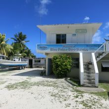 海沿いに建つブルーパームス ロタ