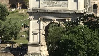 ローマ最古の凱旋門