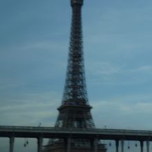 パリのどこからでも見える。