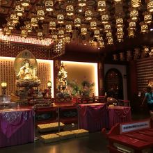 入場してすぐの部屋です