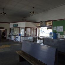 昔の駅はどこもこんな雰囲気だったんでしょうね