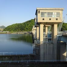 駅から歩いて行った太田川の橋。すぐ対岸に芸備線が走ってます。
