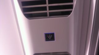 シャープのプラズマクラスター搭載の新型30000系車両！