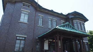 往時を偲ばせる西洋館