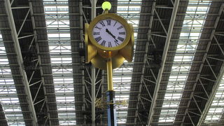 アトリウム広場から上がります