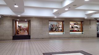 バスターミナルやシーバス乗り場に繋がる