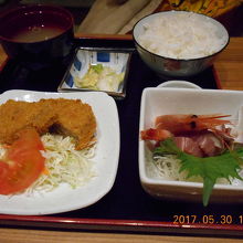 ミニセットのメンチカツ・・・美味しいです。