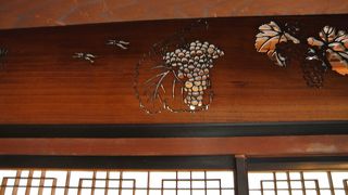 ワイン王らしい内装の洋館別荘