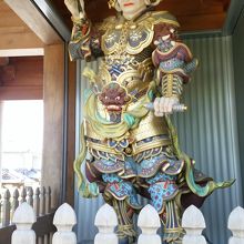 四天王の一つ広目天像