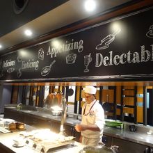 ラウンジ・食事