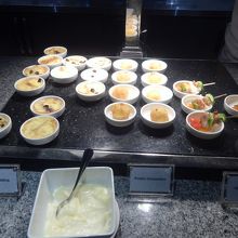 ラウンジ・食事