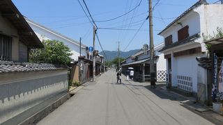 いい観光地なのだが、電柱と電線が。、