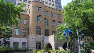 低層部に旧建物の外観を復元