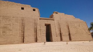 規模の割にひっそりとしている