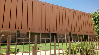 規模の割に入場料高め